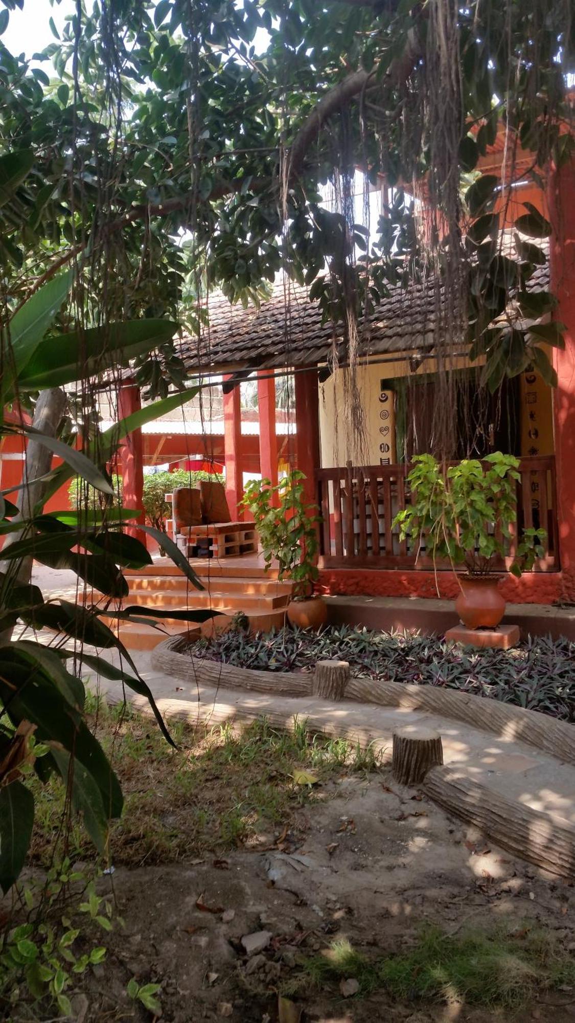 Big Milly'S Backyard Hotel Kokrobite Exterior photo