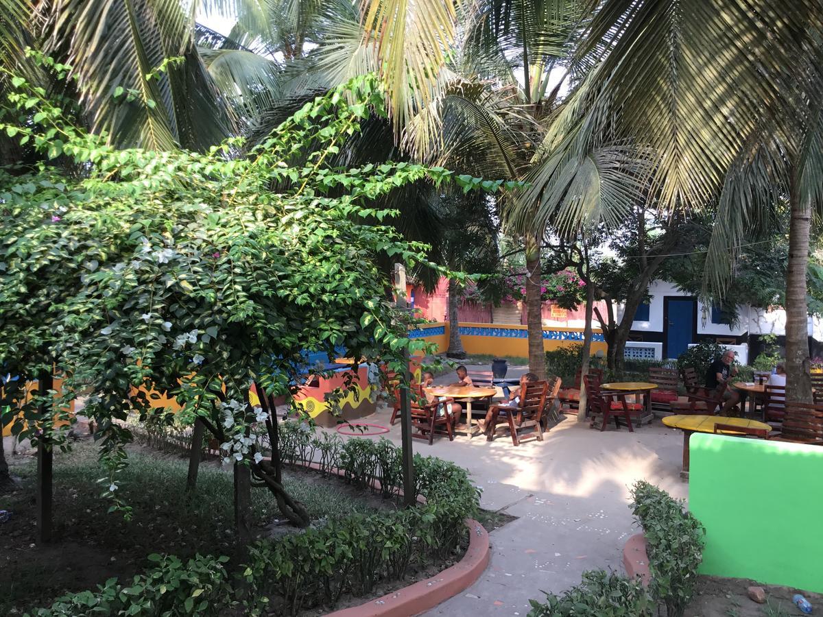 Big Milly'S Backyard Hotel Kokrobite Exterior photo