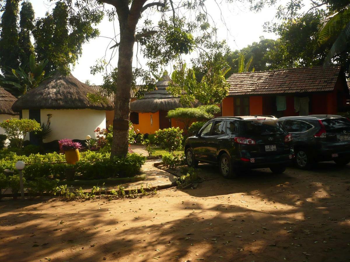 Big Milly'S Backyard Hotel Kokrobite Exterior photo