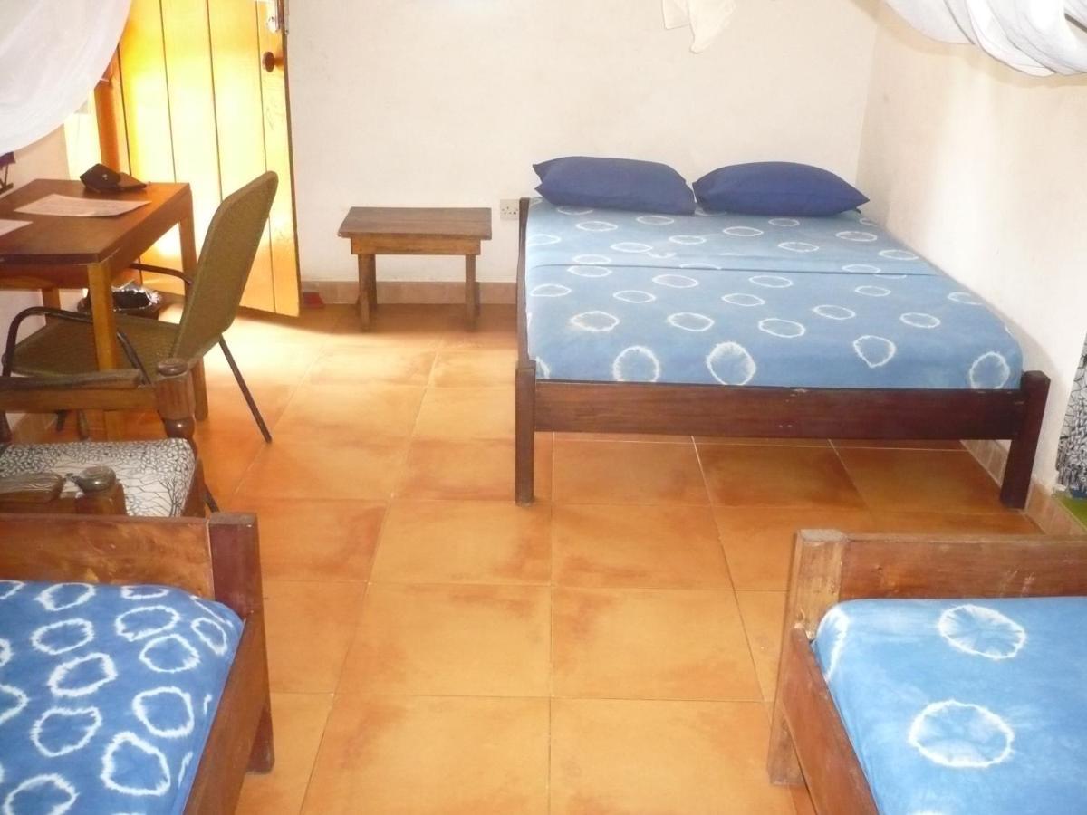 Big Milly'S Backyard Hotel Kokrobite Exterior photo
