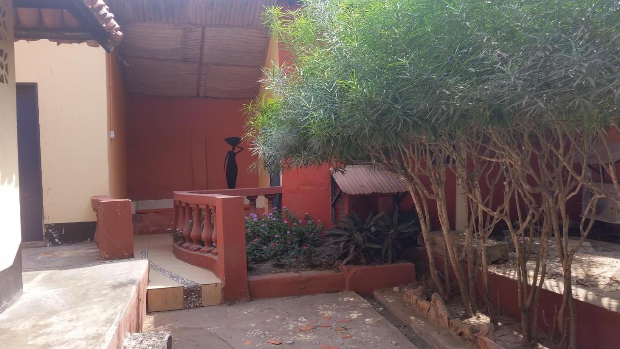 Big Milly'S Backyard Hotel Kokrobite Exterior photo