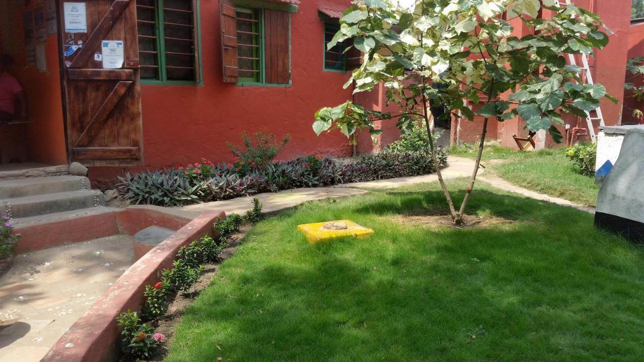 Big Milly'S Backyard Hotel Kokrobite Exterior photo