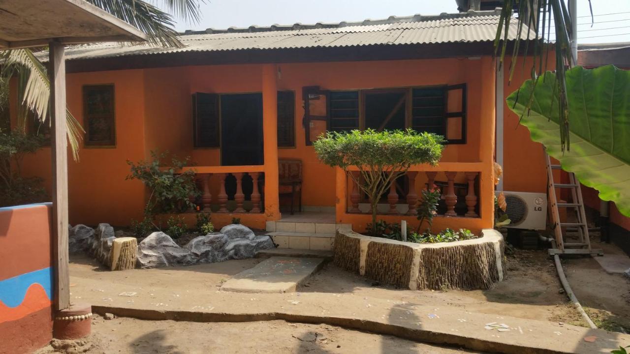 Big Milly'S Backyard Hotel Kokrobite Exterior photo
