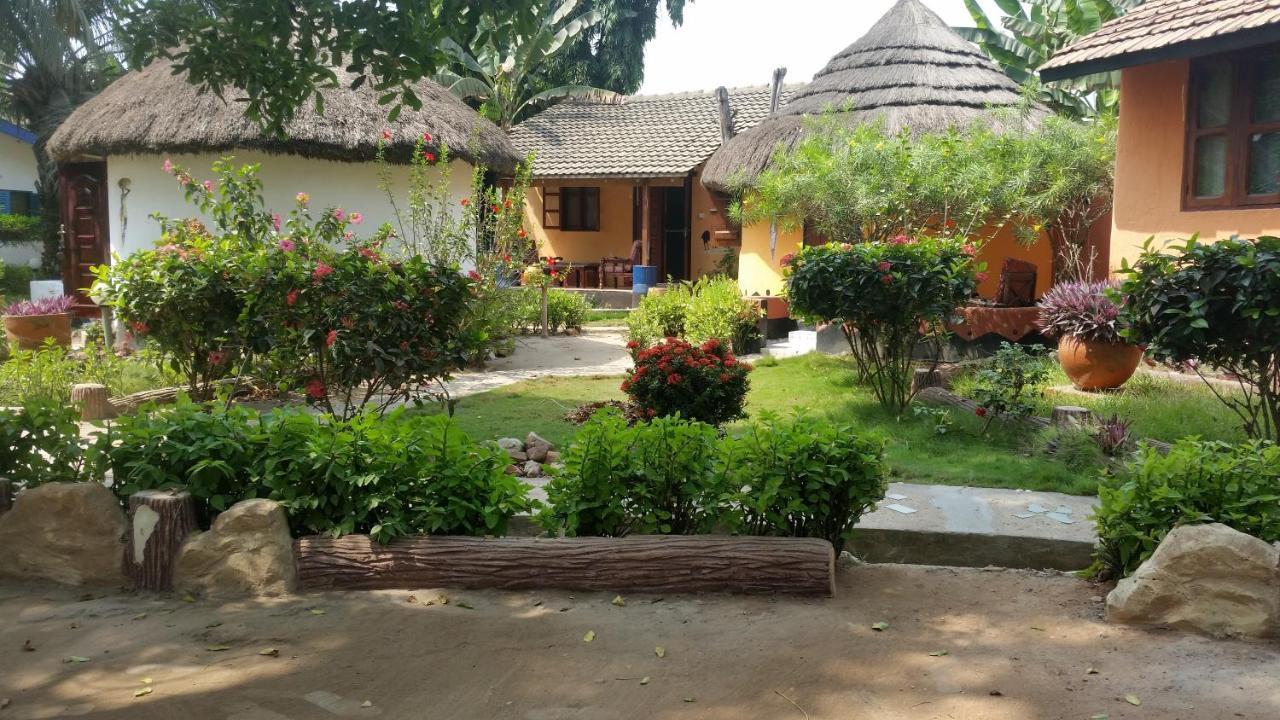 Big Milly'S Backyard Hotel Kokrobite Exterior photo
