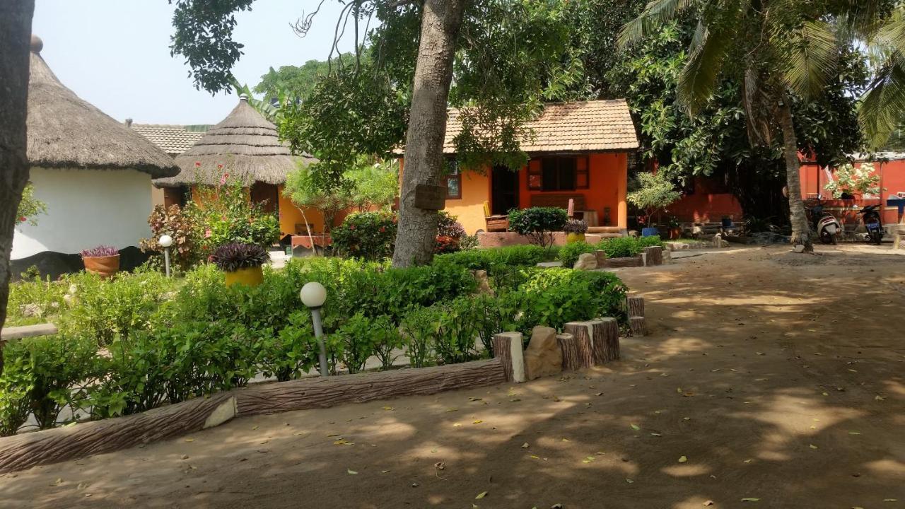 Big Milly'S Backyard Hotel Kokrobite Exterior photo