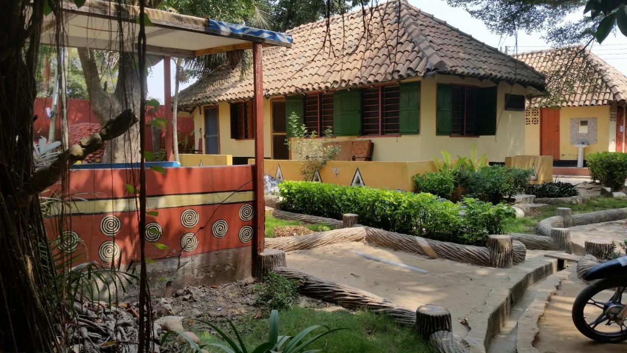 Big Milly'S Backyard Hotel Kokrobite Exterior photo